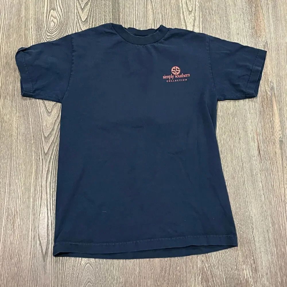 Simply Southern Tee Unwind in the South Graphic Print Short Sleeve Navy Small